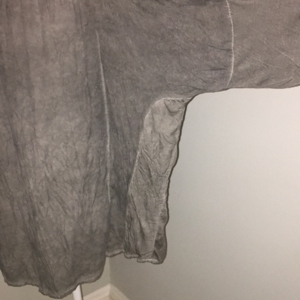 Grey long sleeved crinkle top made‎ in Italy - Picture 4 of 9